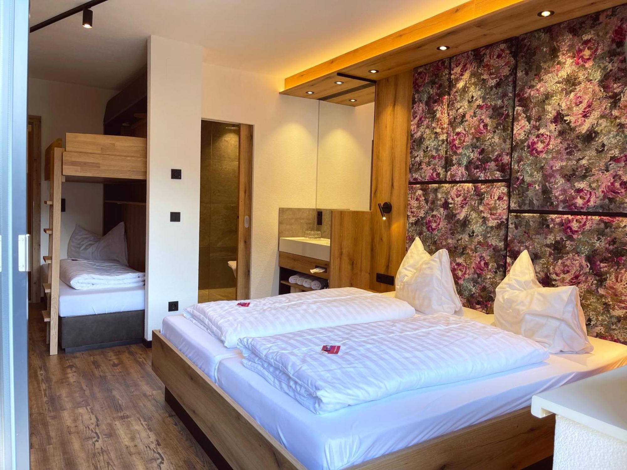 Aschau Im Zillertal First Mountain Hotel Zillertal מראה חיצוני תמונה