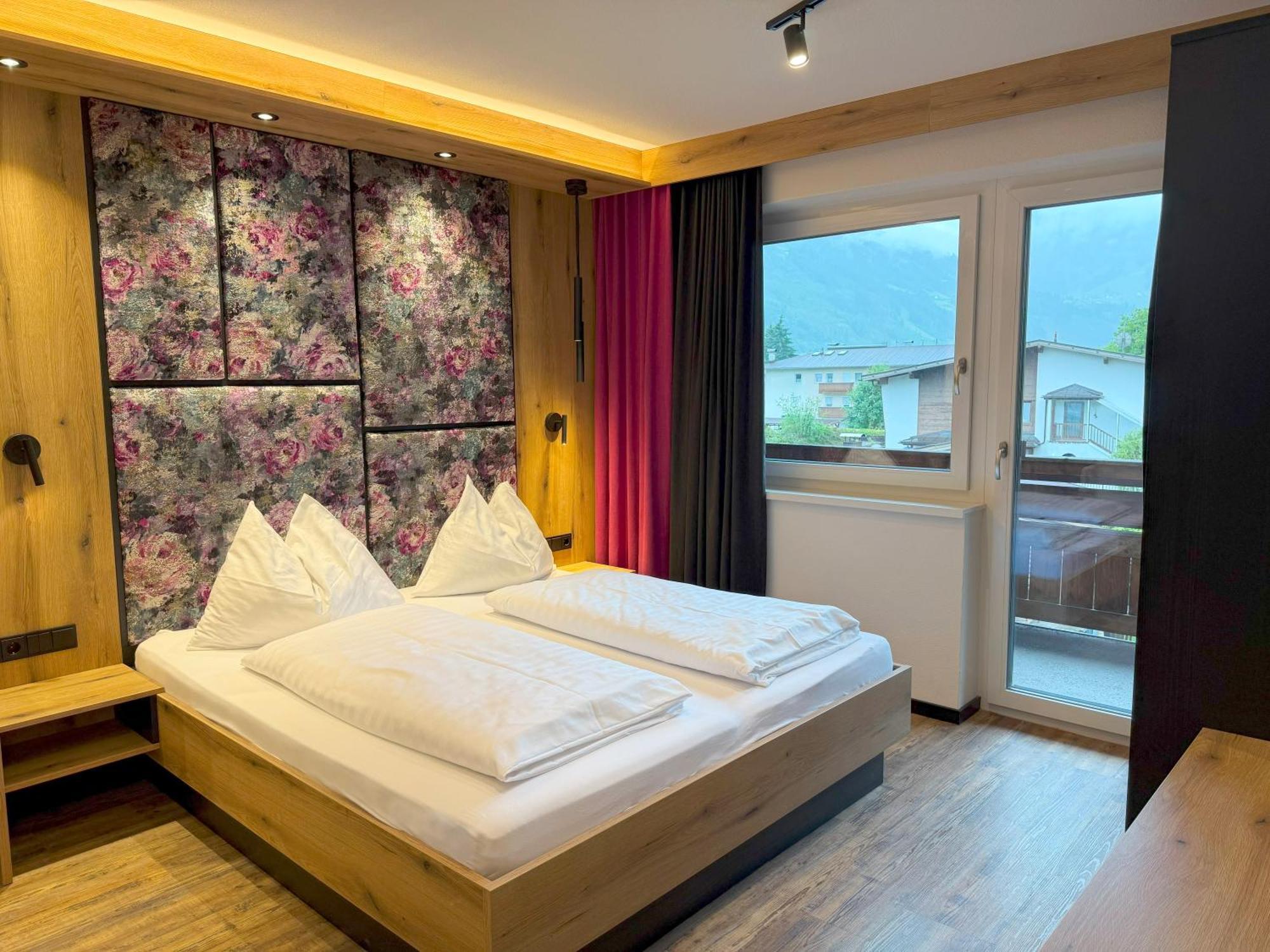 Aschau Im Zillertal First Mountain Hotel Zillertal מראה חיצוני תמונה