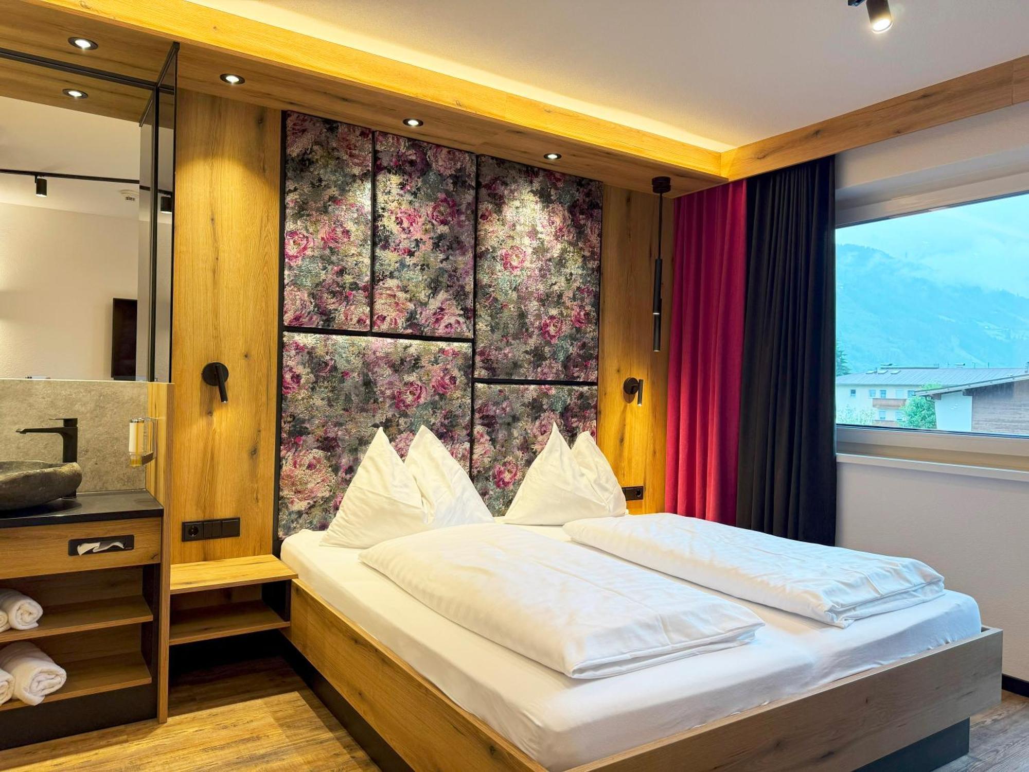 Aschau Im Zillertal First Mountain Hotel Zillertal מראה חיצוני תמונה