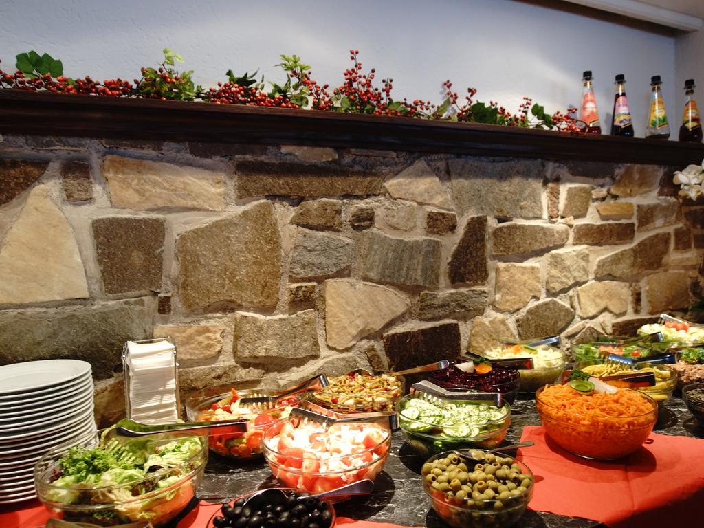 Aschau Im Zillertal First Mountain Hotel Zillertal מראה חיצוני תמונה